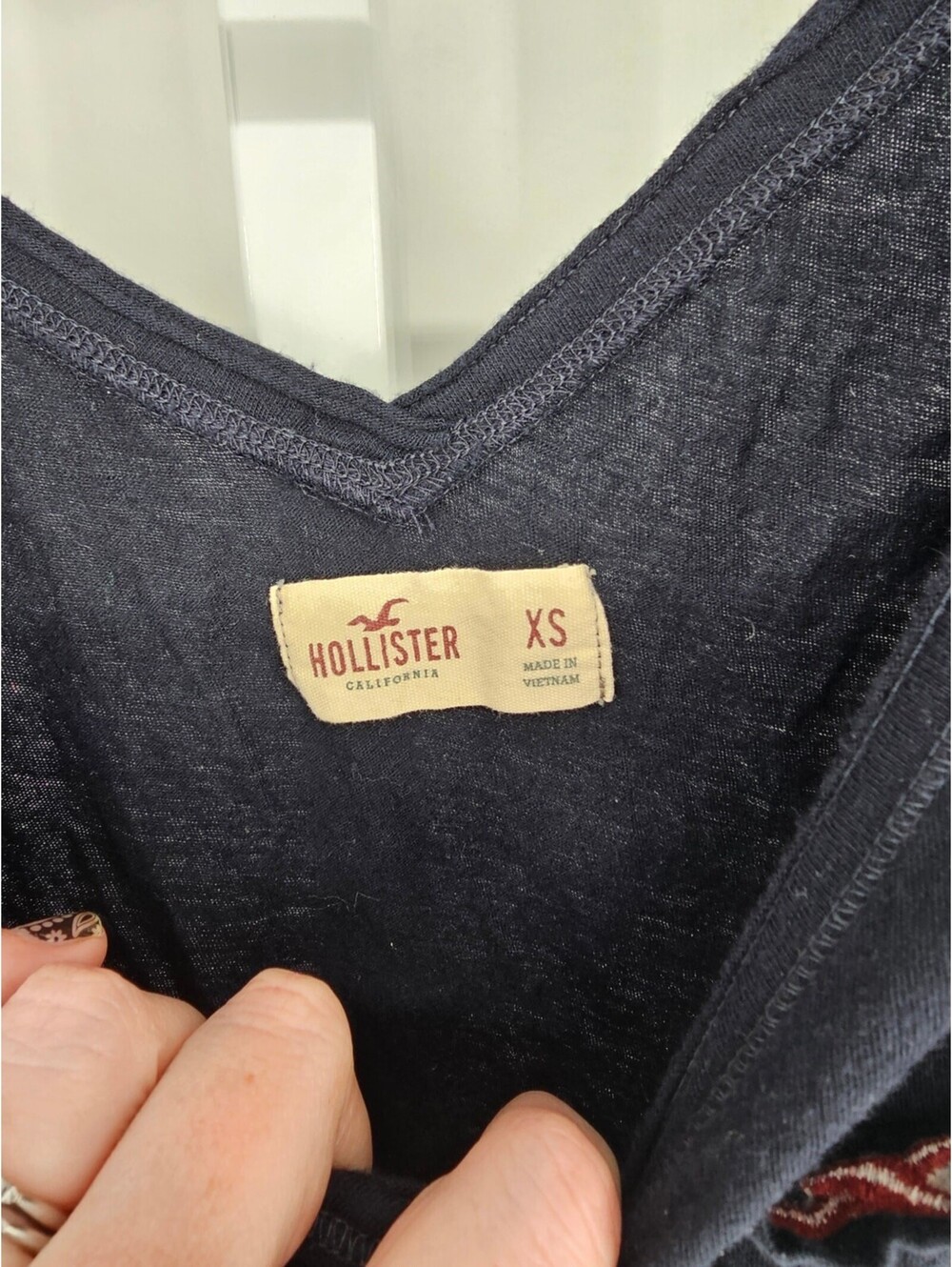 Vintage Y2K Hollister Womens Sz XS Short Sleeve V Neck T Shirt Navy Blue - Picture 3 of 4